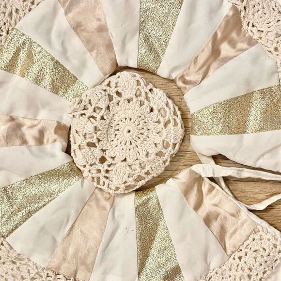 Vintage Quilted Lame Patch Crochet Trim Round Spilt Tie Tree Skirt Handmade - Picture 10 of 16